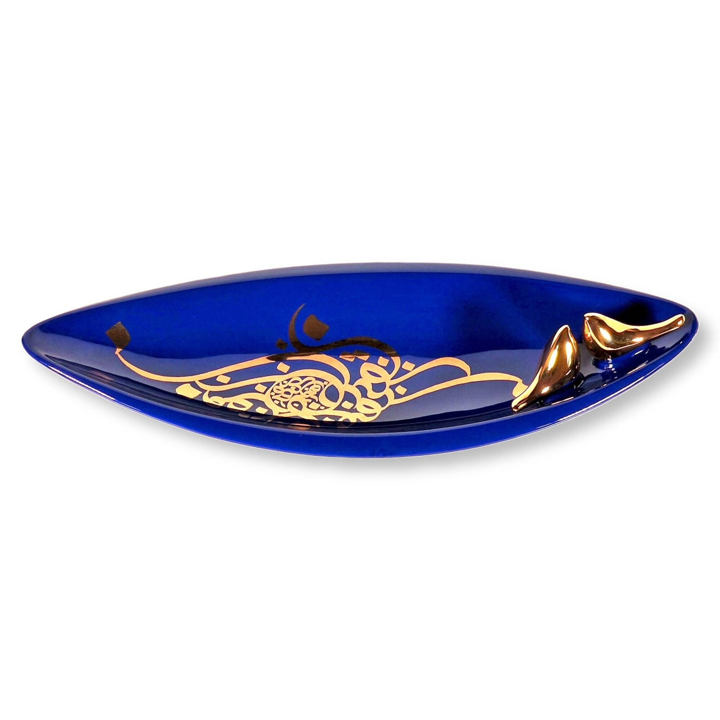 Fuente de cerámica hecha a mano, decorada con un elegante diseño de "caligrafía persa Nastaliq" en dorado sobre fondo azul con dos pájaros.