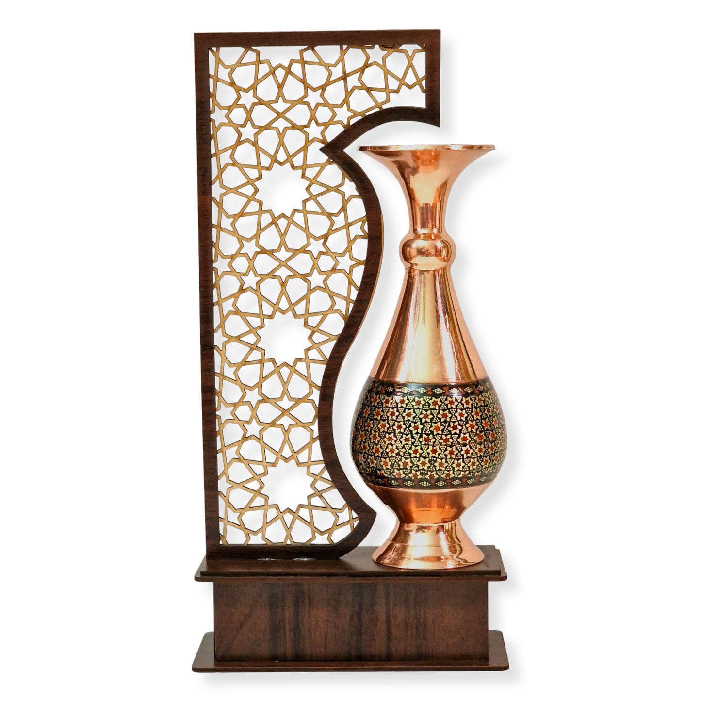 Escultura decorativa con celosía y jarrón de cobre decorado con la exquisita técnica del arte persa de la marquetería o "khatam kari"