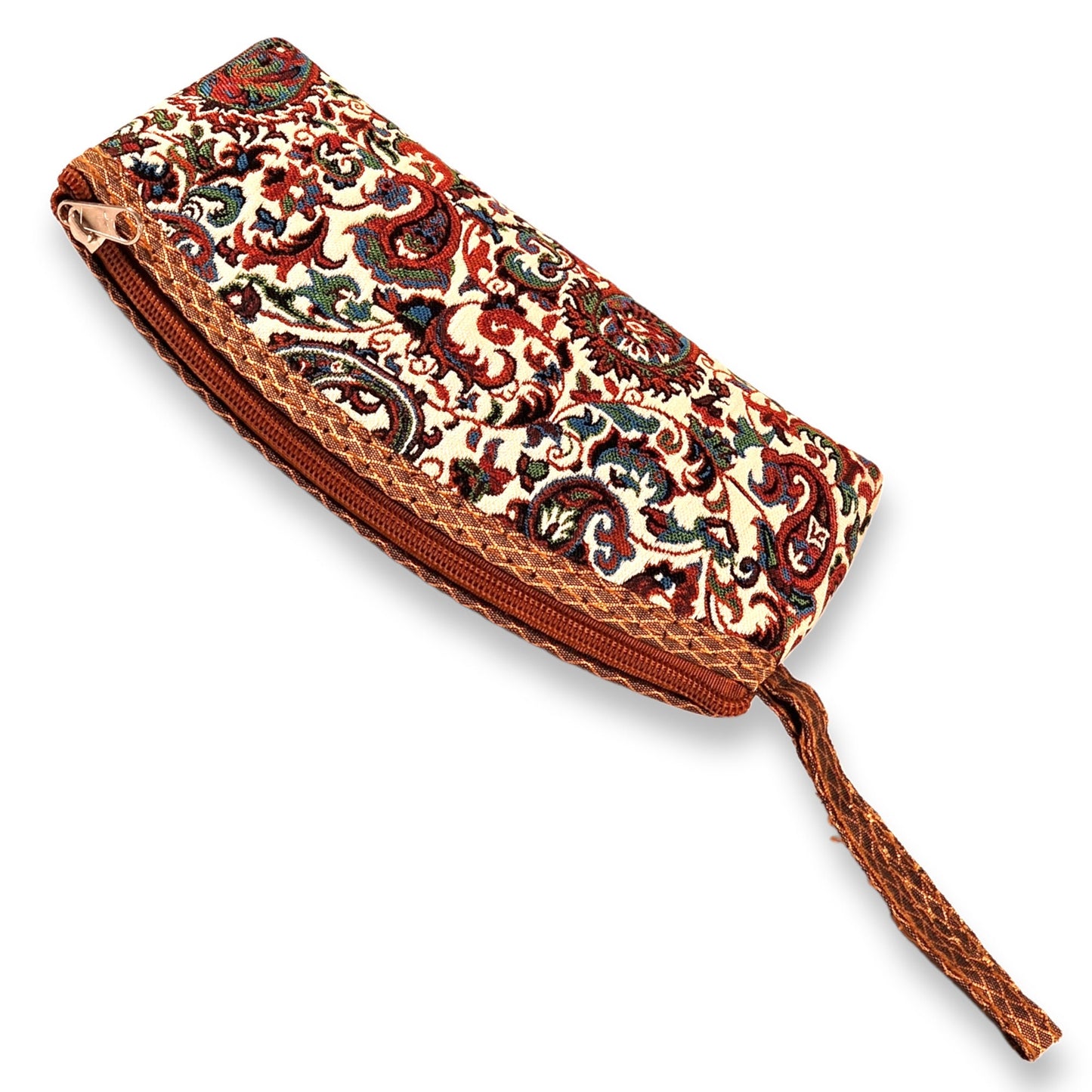 Hermoso y práctico neceser elaborado con tela de "termeh" con un hermoso diseño persa de "boteh jeghe" sobre fondo crema.