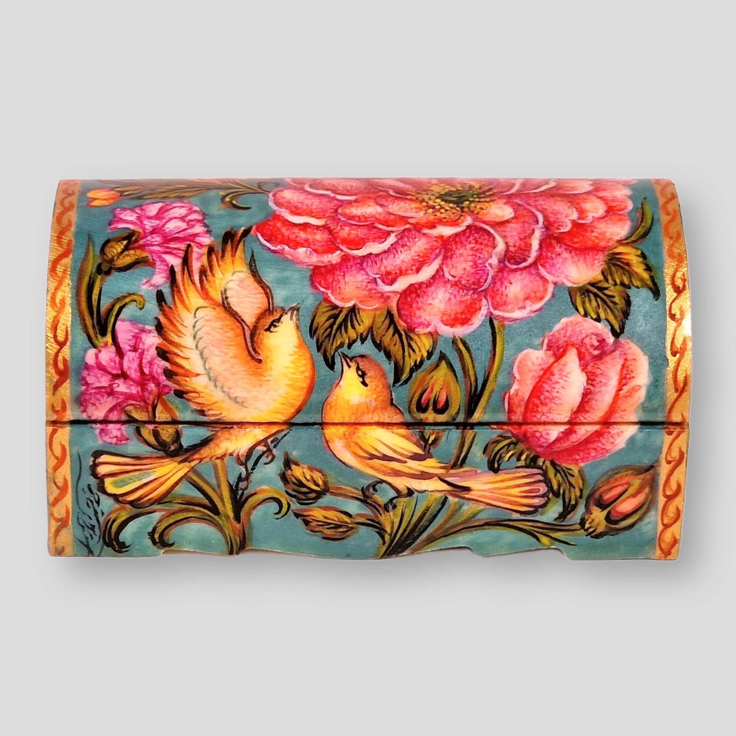 Cofre joyero de hueso de camello pintado a mano con un diseño en miniatura inspirado en el arte persa de "Gol o Morgh" (la flor y el pájaro)