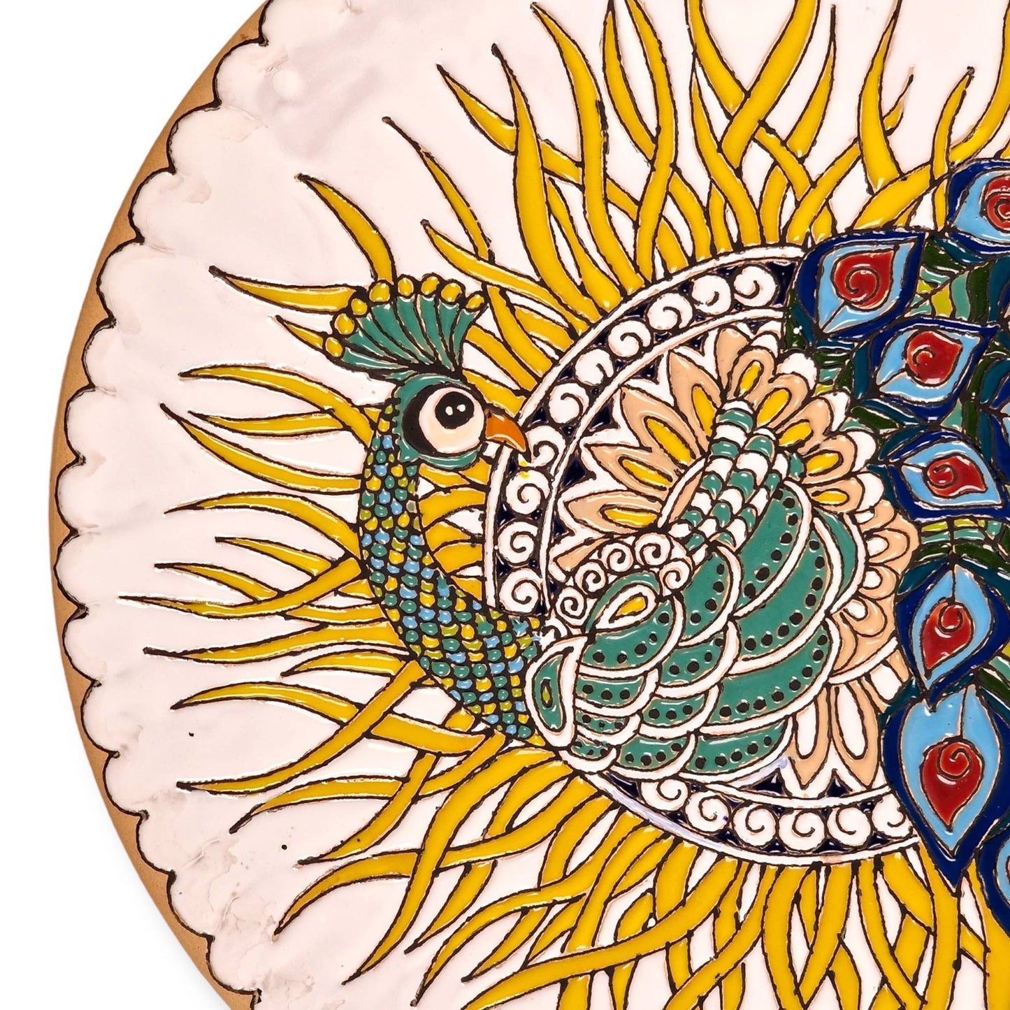 Plato de cerámica de 30 cm decorado a mano mediante el arte persa del "minakari" o esmaltado con un original diseño de pavo real en relieve.