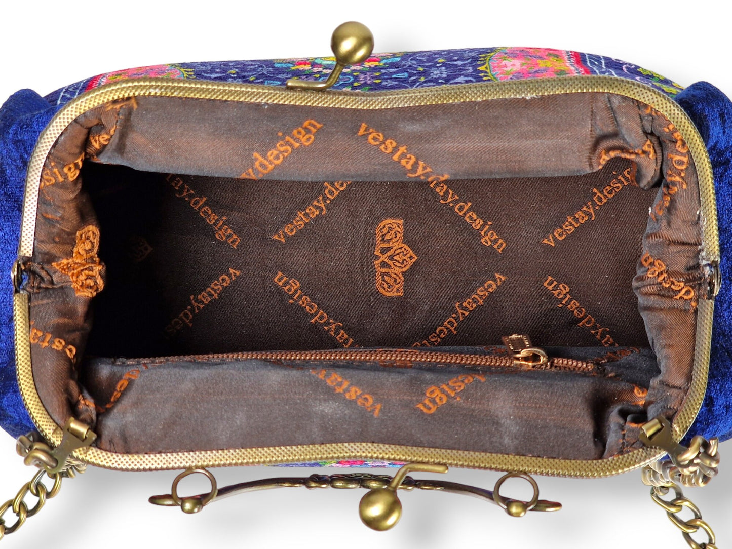 Bolso persa vintage con elegante asa y cadena de bronce y pañuelo rectangular a juego con un colorido diseño de floreros e "islimi".