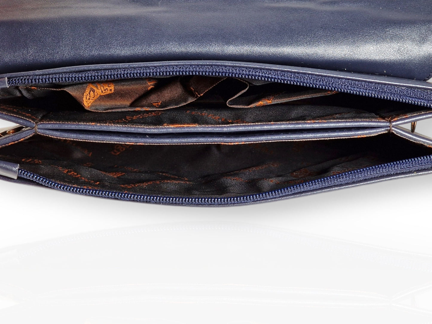 Bolso de mano de cuero sintético azul y pañuelo cuadrado a juego, inspirados en los azulejos de la Mezquita Sheikh Lotfollah de Isfahán.