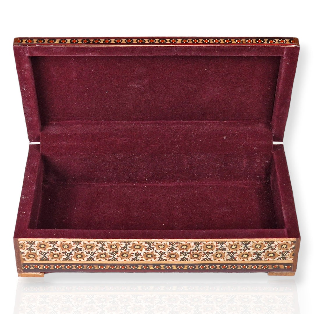 Caja joyero de madera con marquetería o "khatam kari" persa pintada a mano con un diseño en miniatura de flor y pájaro esmaltado con relieve