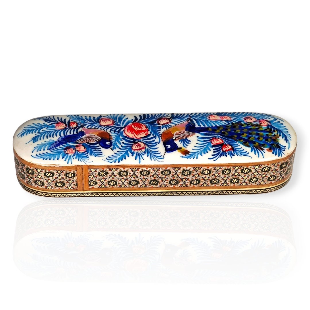 Estuche de bolígrafos de madera con marquetería o "khatam kari" persa pintado a mano con un hermoso diseño en miniatura de flores y pájaros.