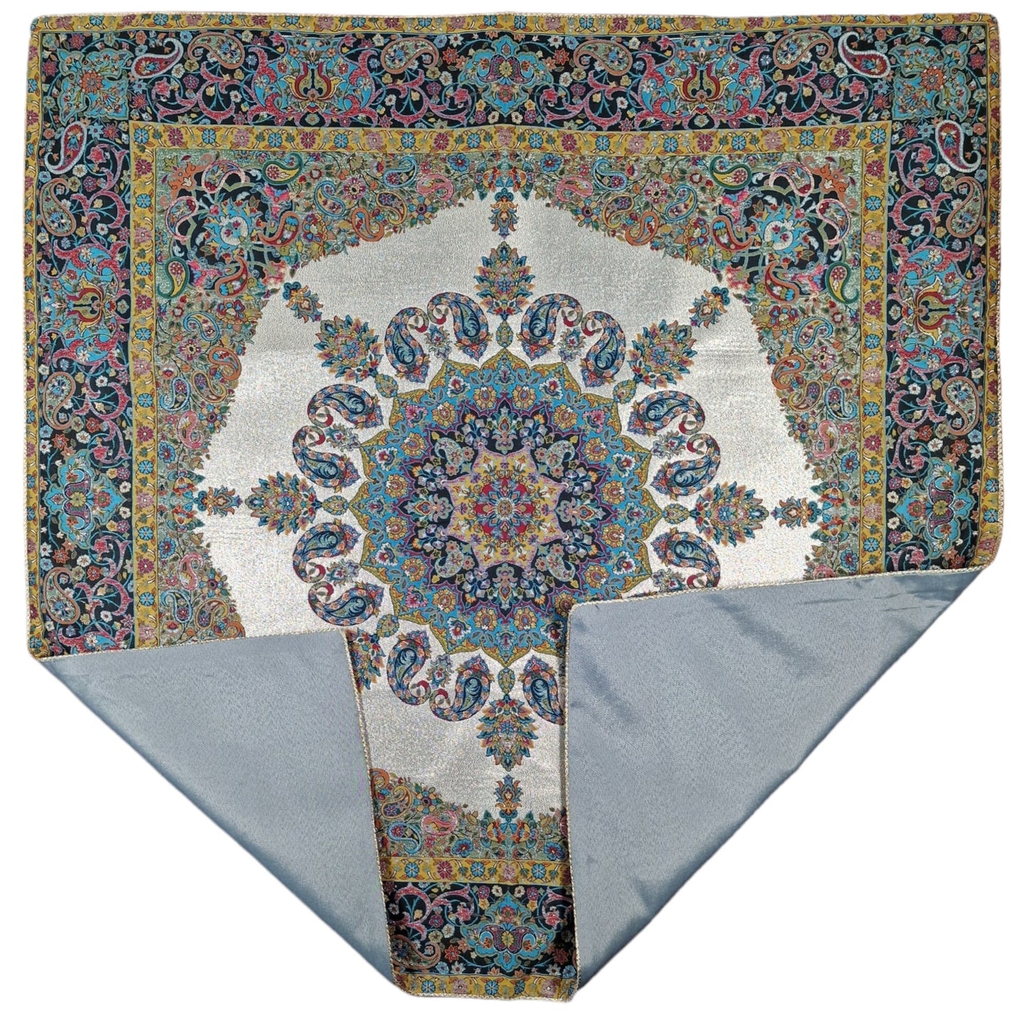 Lujoso mantel decorativo de "termeh" elaborado en viscosa (seda artificial) y poliéster, un regalo exclusivo del arte persa para el Nowruz.