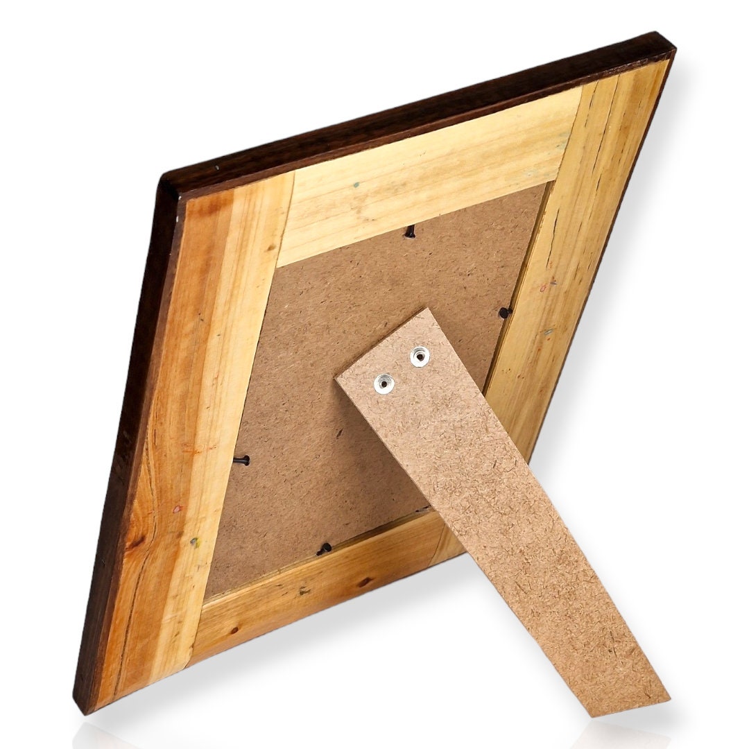 Espejo de madera decorado con miniatura persa esmaltada con un diseño de jinetes (chovgan), iluminación (tazhib) y marquetería (khatam kari)